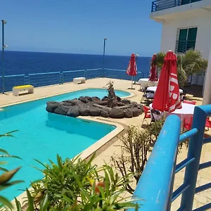 Alojamento de Acomodação e Pequeno-almoço Maresia Praia